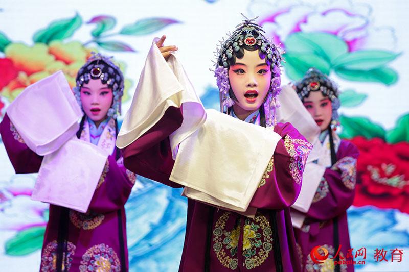 北京燈市口小學優質教育資源帶第二屆京劇社團專場演出。吳晨 攝