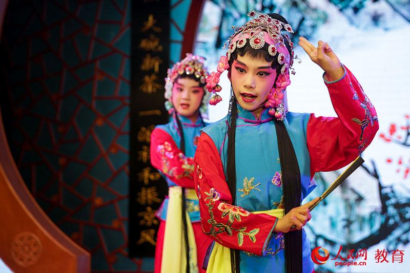 北京燈市口小學優質教育資源帶第二屆京劇社團專場演出。吳晨 攝