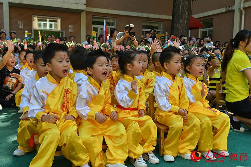 六一國際兒童節來臨之際，北京市第五幼兒園以“啟迪夢想、炫彩童年”為主題，舉行親子科技嘉年華活動。熊旭 攝