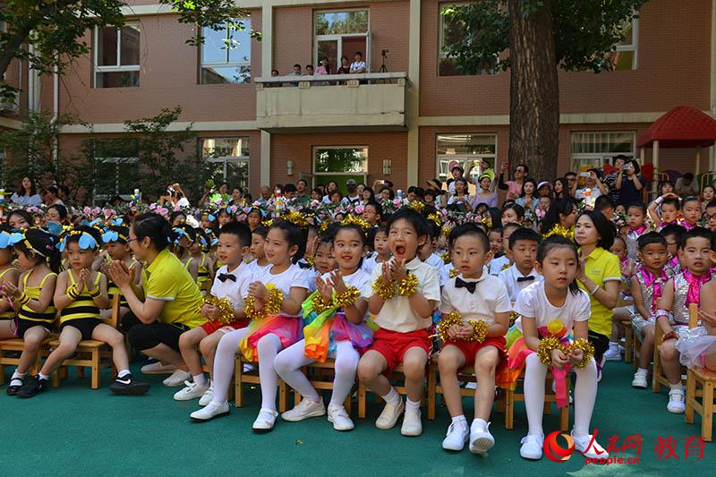 六一國際兒童節來臨之際，北京市第五幼兒園以“啟迪夢想、炫彩童年”為主題，舉行親子科技嘉年華活動。熊旭 攝