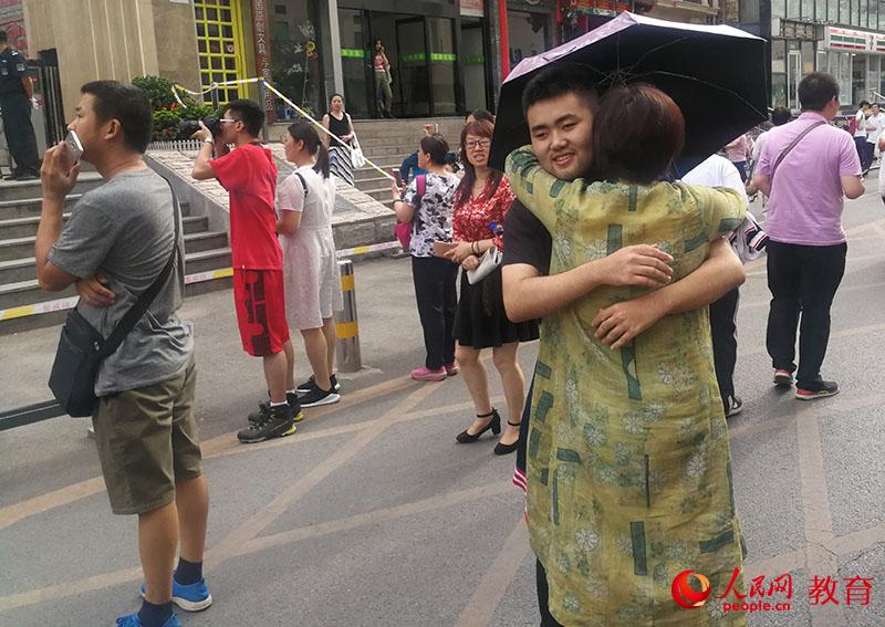 少年，願你前程似錦。李依環 攝