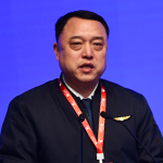     馬建新    中國民用航空飛行學院黨委常委、副院長以奮擊者為先的態度落實立德樹人根本任務，以創新者強的行動統籌推進民航人才培養的中國式現代化之路，堅持為黨育人、為國育才，為中國民航培養更多合格的建設者和接班人。