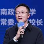    王懷勇    西南政法大學黨委常委、副校長拔尖創新人才培養和高?？萍紕撔率窍噍o相成、一體兩面。注重拔尖創新人才培養有助于培養更多能夠發現學科和專業規律，敏銳捕捉學科前沿核心問題的人才，從而推動科技創新。
