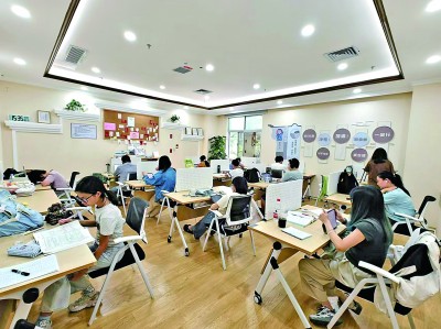 廣東深圳市龍崗區黨群服務中心開設的共享自習室一景。受訪者供圖