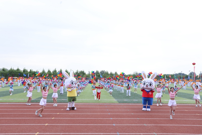 首都高等學校第63屆學生田徑運動會開幕。北京信息科技大學供圖