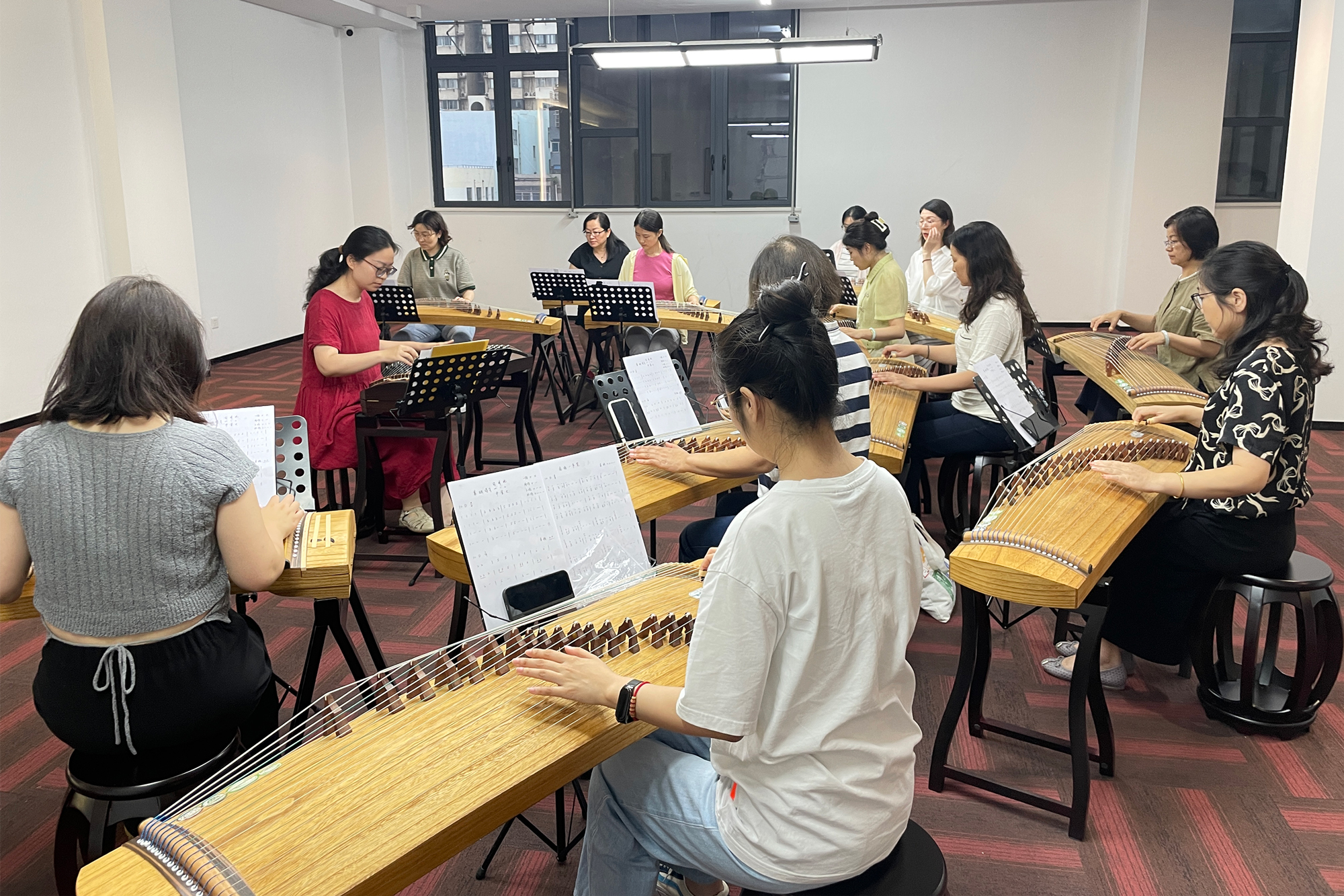 圖為職工夜校古箏班。常州市總工會供圖