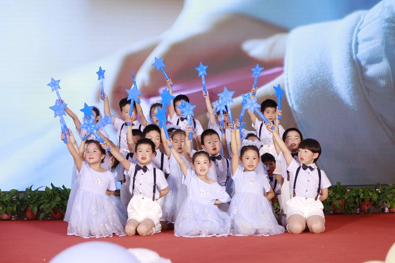 北京大學醫學部幼兒園“手拉手、心連心，快樂共成長”主題活動現場。園方供圖
