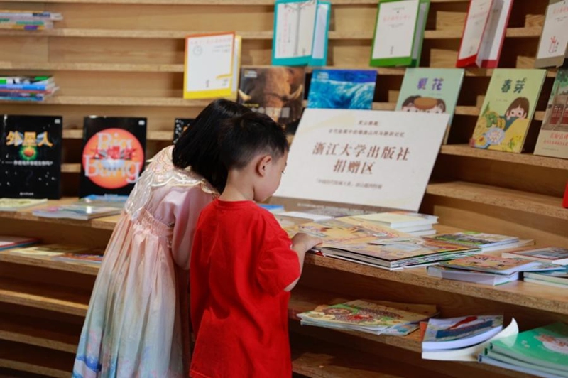 “靈山稚趣：古代繪畫中的錦繡山河與耕織記憶”主題特展舉辦。校方供圖