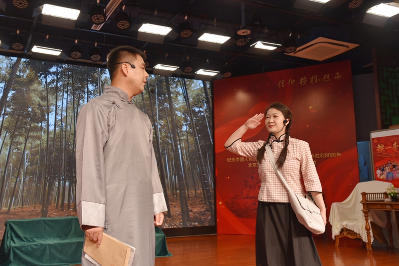 教師劇團為全體師生傾情演繹紅色經典劇目《趙一曼》。校方供圖
