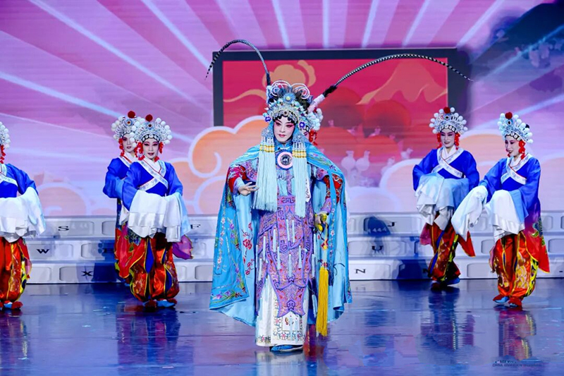 展演活動上，學員表演京劇《雙陽公主》選段。國家老年大學供圖