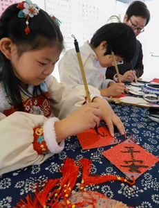 北醫附小舉辦美育成果展 600余件作品亮相