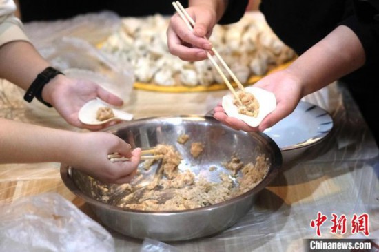 活動增進師生情感，為考研生加上一份“心靈料包”?！°蟛?攝