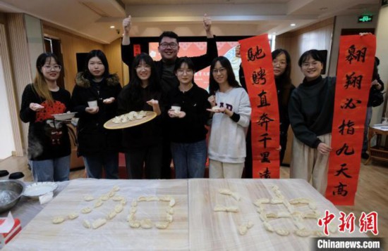 一場有溫度的冬至活動祝願考研學子能夠考上心儀學校?！°蟛?攝