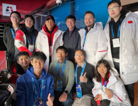 主動承擔國家重點研發項目，用藝術與科技服務保障北京冬奧會冬殘奧會等重大任務，完美實現《雪花》節目 “如影隨形”的實時互動效果