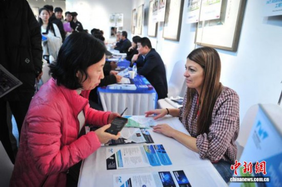 11月9日，2025法國高校秋季巡展·長春站活動舉行，法國高校代表在推介留學項目。 李彥國 攝